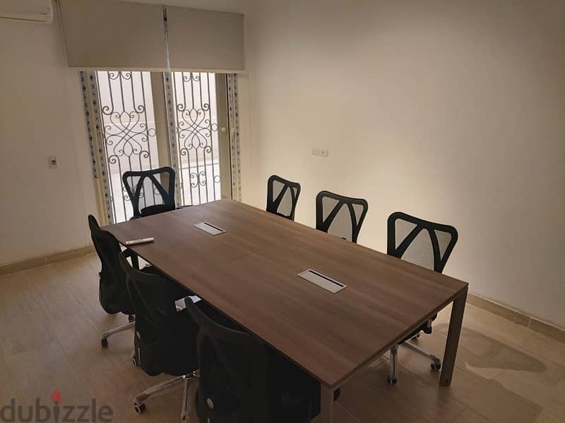 Meeting Room  طاولة اجتماعات 2