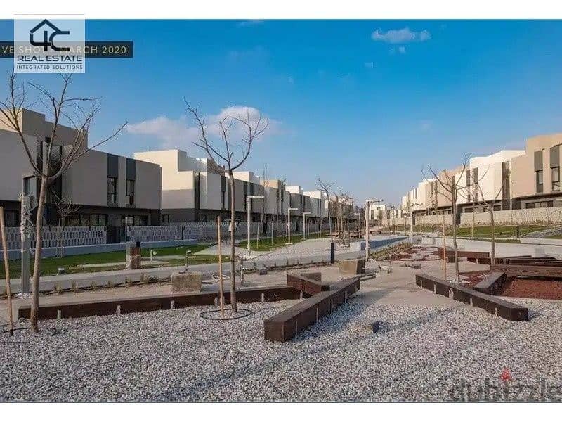 Semi-finished townhouse corner, 220 sqm with prime view in Al Burouj Al Shorouk Compound 7