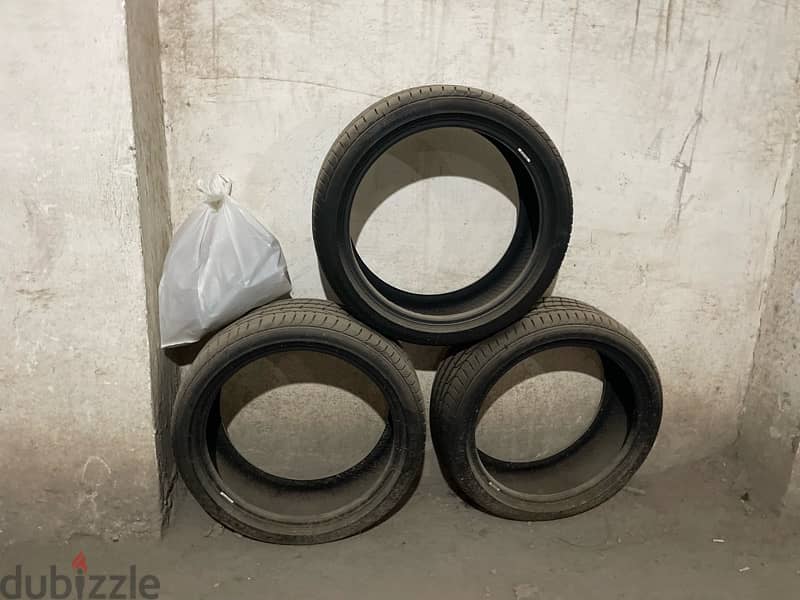 Perellie tyre - very good condition 1