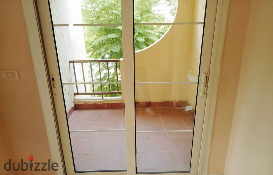 Villa for rent in Madinaty, in front of the open air mall, wide garden view, land area 725 m 5