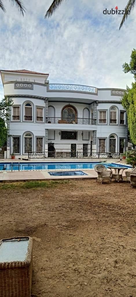 Furnished castle for sale in Beverly Hills, Shorouk, next to BUE, super deluxe finishing, area of ​​800 square meters 37