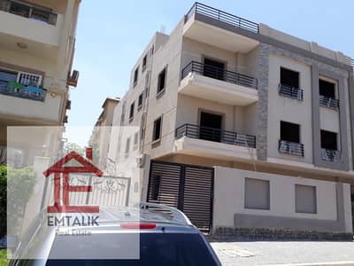 Land 660 sqm, 2nd floor, apartment 230 and 240 sqm. The electrical unit has been received, consisting of 3 rooms, 3 bathrooms, a terrace,