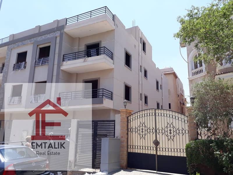 Land 660 sqm, 2nd floor, apartment 230 and 240 sqm. The electrical unit has been received, consisting of 3 rooms, 3 bathrooms, a terrace, 2