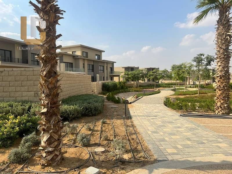 Villa Resale Swan Lake Hassan Allam Town House Corner for Sale Ready to Move Bahary Wide garden View 5th Settlement 8