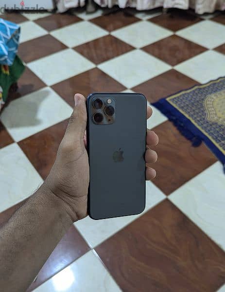 IPhone 11 Pro ايفون 4