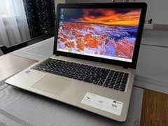 بالكرتونة  زيرو لاب توب ASUS يعمل بصورة ممتازة