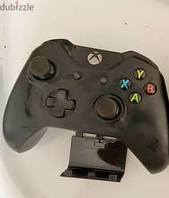 Xbox one controller بحالة جيدة