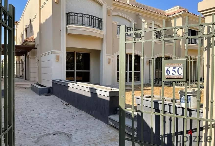 A villa with a private garden is ready for immediate receipt in the heart of Shorouk City in El Patio 5 Compound 1