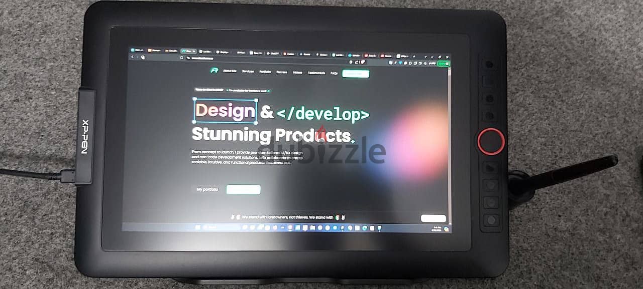 XP Pen Artist 13.3 Pro جرافيك تابلت بحاله ممتازة معاه كل مشتملاته 3