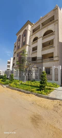 Apartment  for Sale 193 m READY TO MOVE prime Location  in south lotus New Cairo