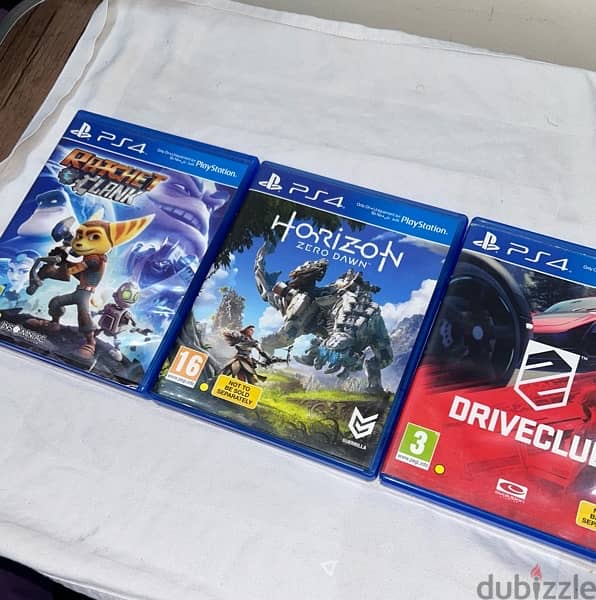 PS4 slim + 2 ps4 controller +3 video game CD 3