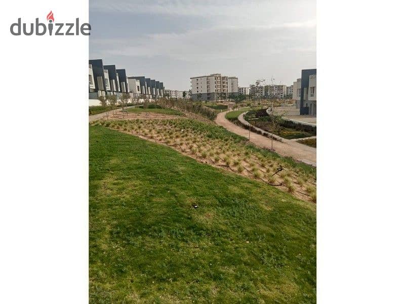 Own an apartment in Greens View Landscape, area of 177 m , with the lowest down payment, in Hyde Park, New Cairo. 13