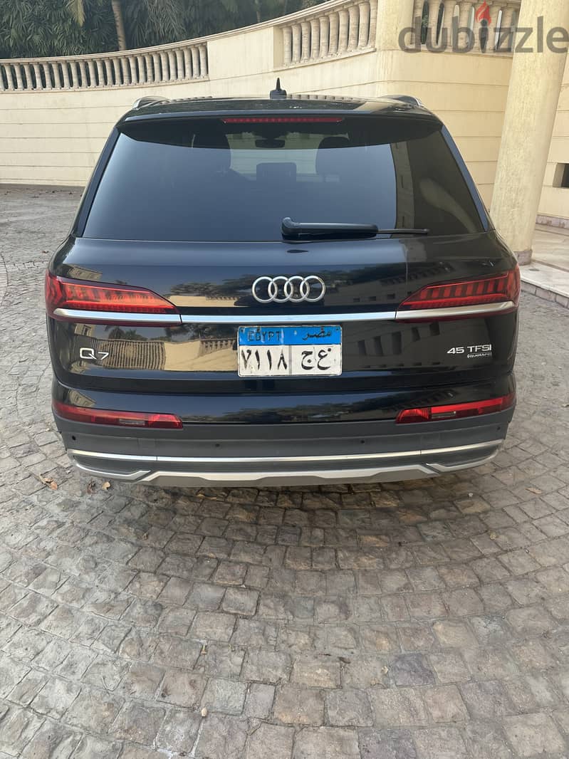 Audi Q7 2021 3