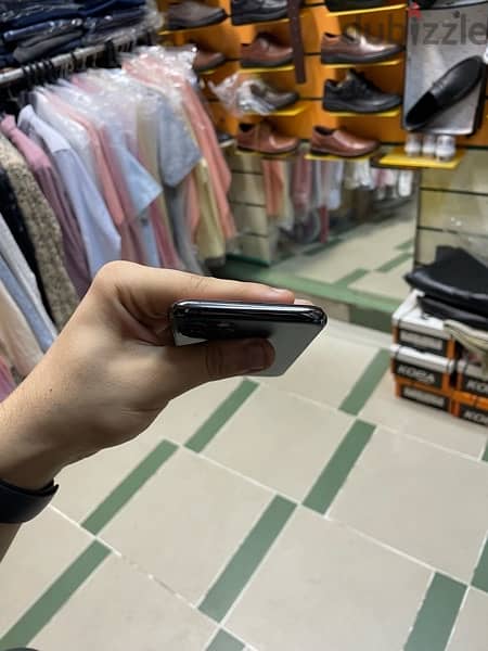 iphone 11 pro 2