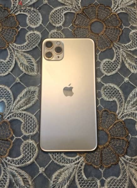 iphone 11 pro max gold 1