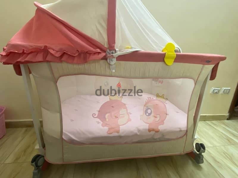 Baby crib in good condition سرير أطفال بحالة جيدة 2