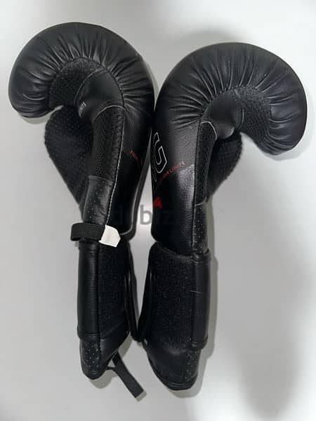 decathlon boxing gloves(original) 4