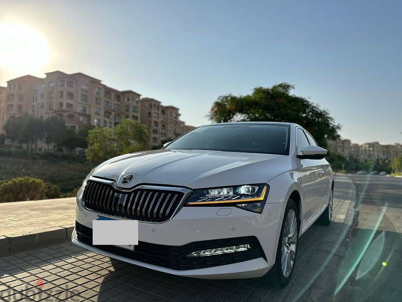 Skoda Superb 2021 1