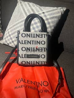 Valentino cross bag  Brand new  with dust bag 0