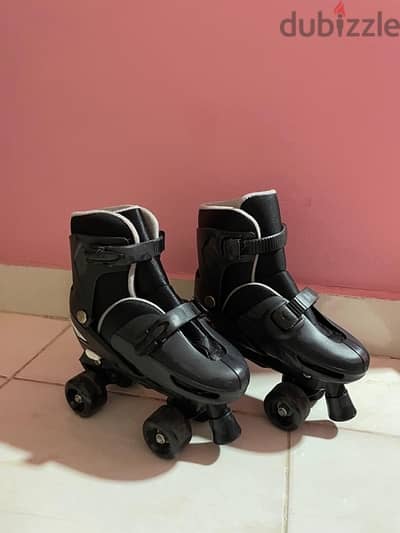 Roller skates باتيناج