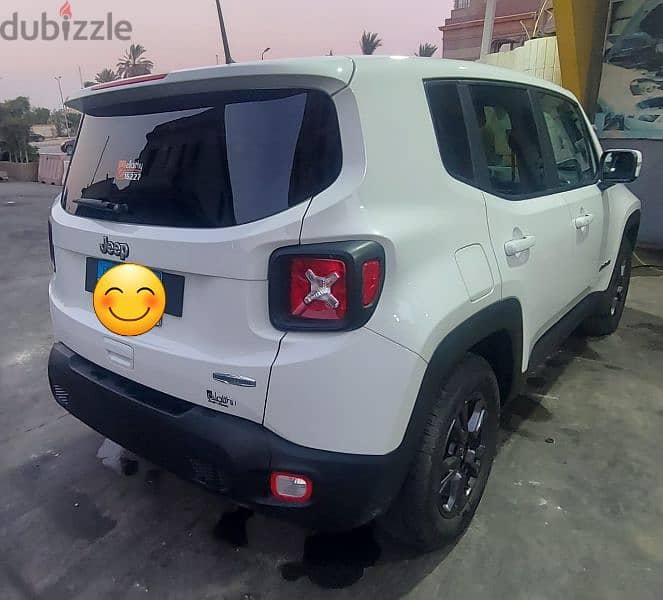 Jeep Renegade 2022 كسر زيرو تسعه الاف كيلو 3