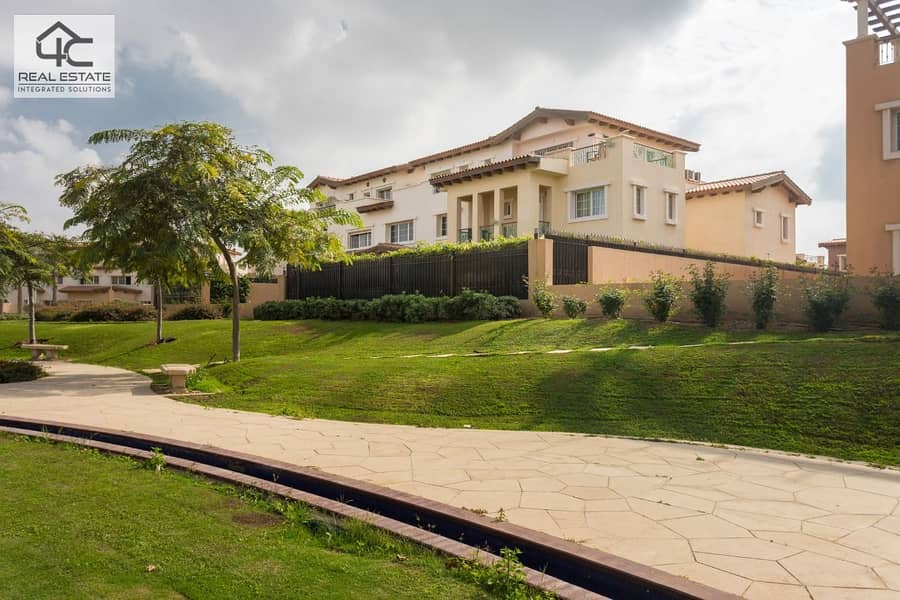 Twin house villa for sale in Hyde Park, Fifth Settlement, 280 m 3