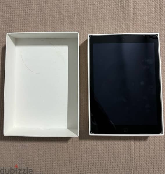 iPad 5th generation 32gb with box 1