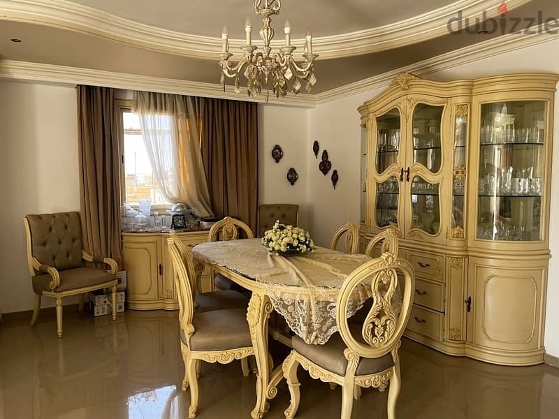 full dinning room in a very good condition       …. سفره ٨ كراسي 2