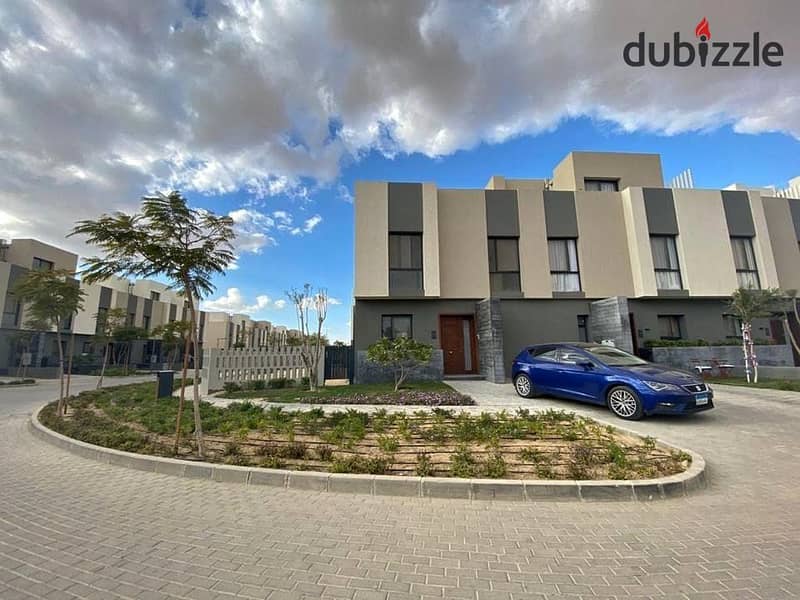 Townhouse for sale in Al Burouj Compound next to Al Shorouk 0