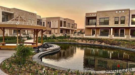 Standalone villa with a private garden on the Suez Road, directly next to the Marriott and Kempinski hotels in Taj City, with an open view of the dire