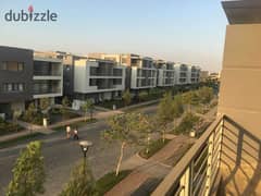 Duplex with private roof next to Kempinski Hotel in Taj City, directly on Suez Road and in front of the airport, for sale in installments