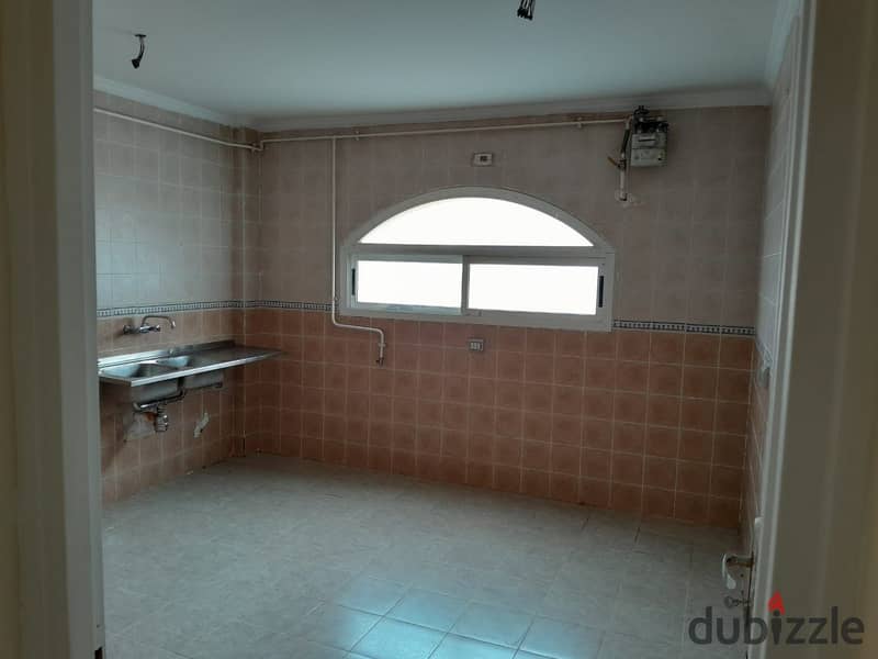 211 sqm apartment, open view, will not be repeated, the only one offered with the same view, steps to all services, at a price in B3 5