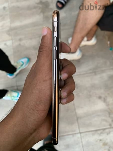 iPhone XS Max 4