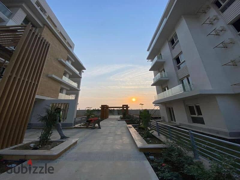 View and receive immediately a townhouse with an independent garden in Mountain View next to New Giza 5