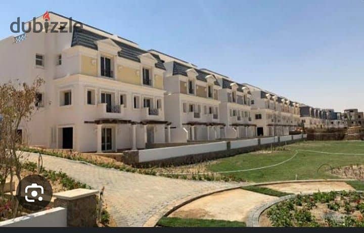 View and receive immediately a townhouse with an independent garden in Mountain View next to New Giza 9