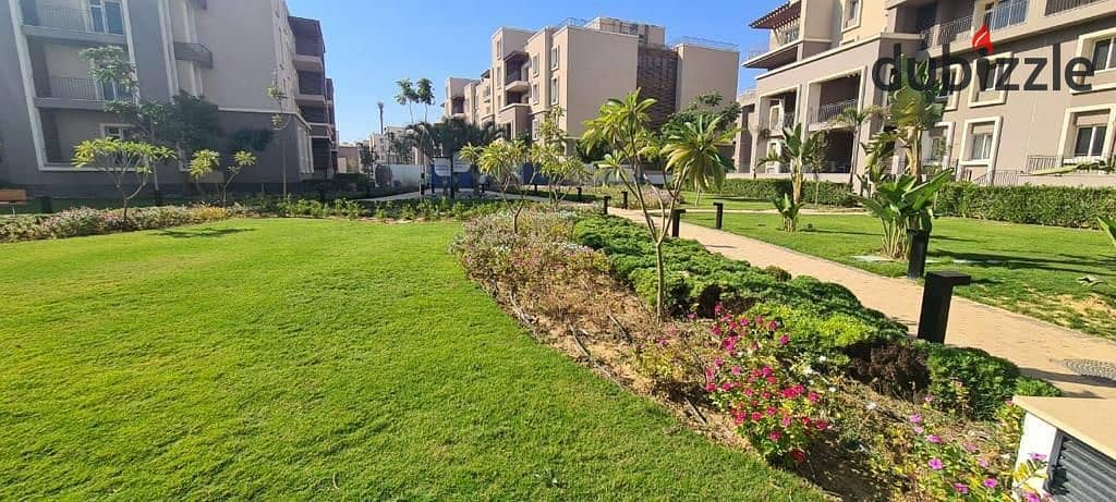 For the speed of sale apartment in a garden, immediate receipt, fully finished, with air conditioners and kitchen in October 4