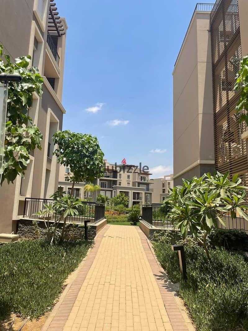 For the speed of sale apartment in a garden, immediate receipt, fully finished, with air conditioners and kitchen in October 9