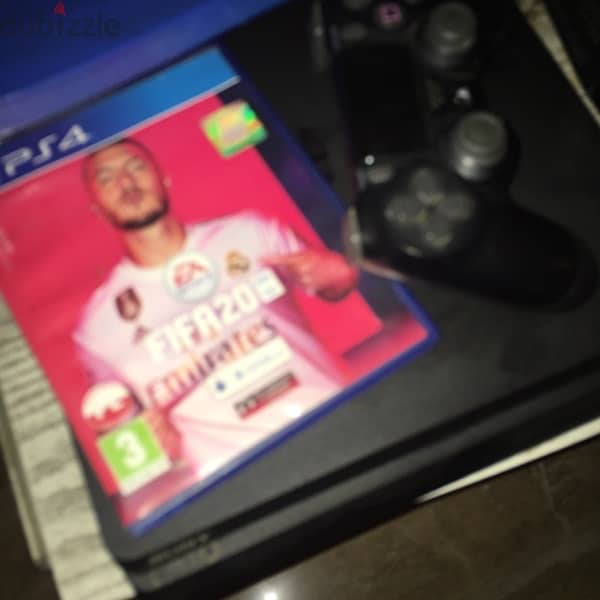 PS4 used for only 12 months in good condition comes with fifa 2020 2