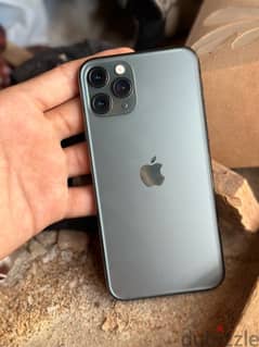 iphone11pro 256 whith box and charger 0