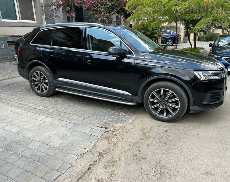 Audi Q7 2022 5