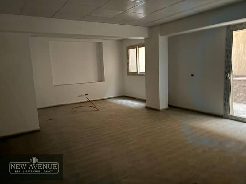 Office for rent 800 m in maadi          L-W 554 3