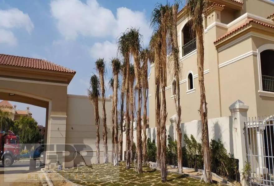 تاون هاوس بسعر لقطه للبيع في الباتيو تاون بجوار الجامعة الامريكية | Townhouse for sale at a bargain price in Patio Town 8