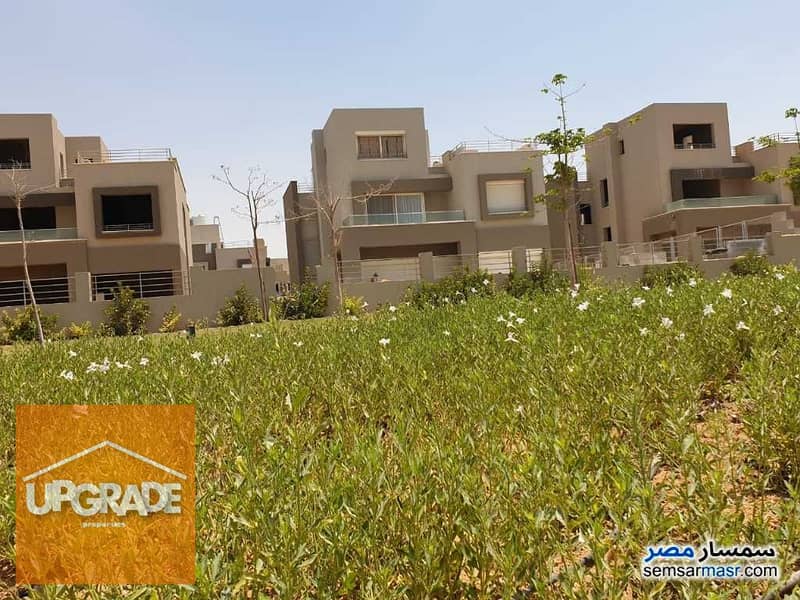 Townhouse 200 m in the best compound in New Cairo, Fifth Settlement, Palm Hills, with a 5% down payment for up to 8 years, next to Mountain View, next 6