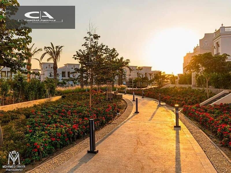 استلام فوري إمتلك شقه بمقدم 5% في قلب العاصمه الاداريه مبني علي الطراز الفرنسي مع* Garden city * 2