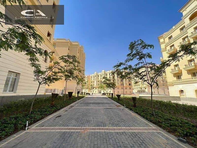 استلام فوري إمتلك شقه بمقدم 5% في قلب العاصمه الاداريه مبني علي الطراز الفرنسي مع* Garden city * 10