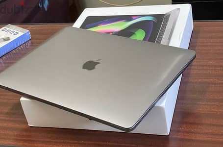 فرصة لا تعوض: جهاز MacBook Pro M1 2020 512giga مع ملحقاته