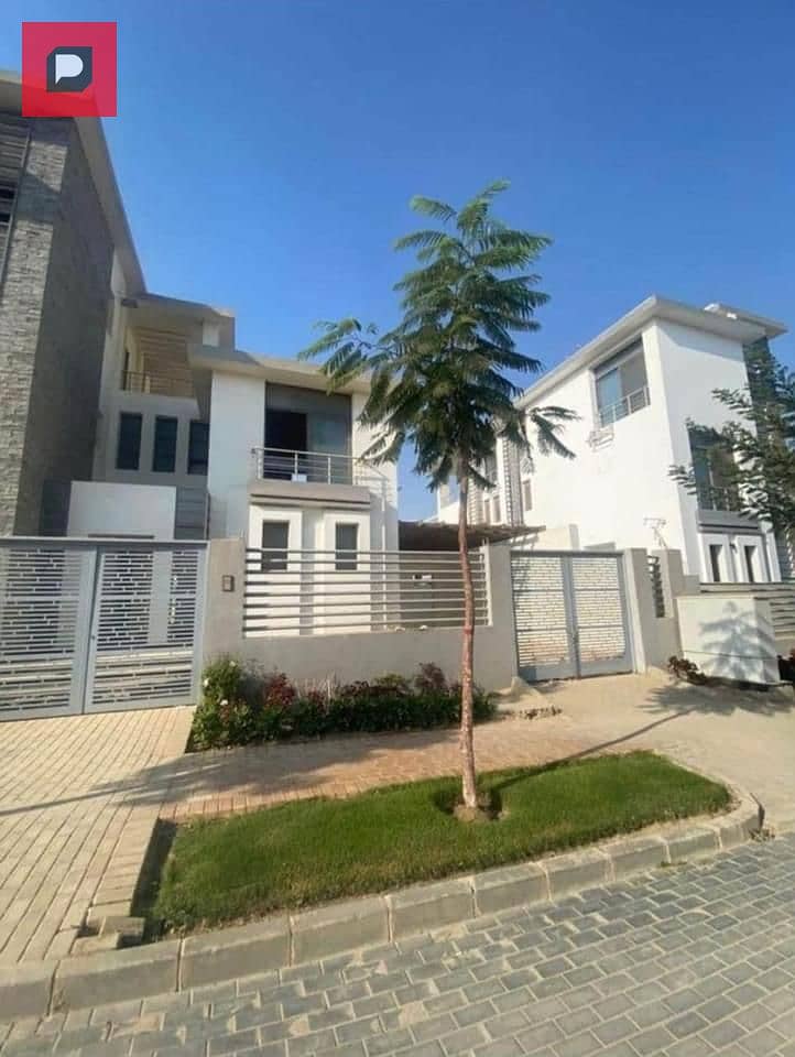 Independent villa for sale in the First Settlement, New Cairo, Taj City Compound, directly in front of Cairo Airport, Taj City New Cairo 1