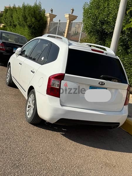 Kia Carens 2012 1