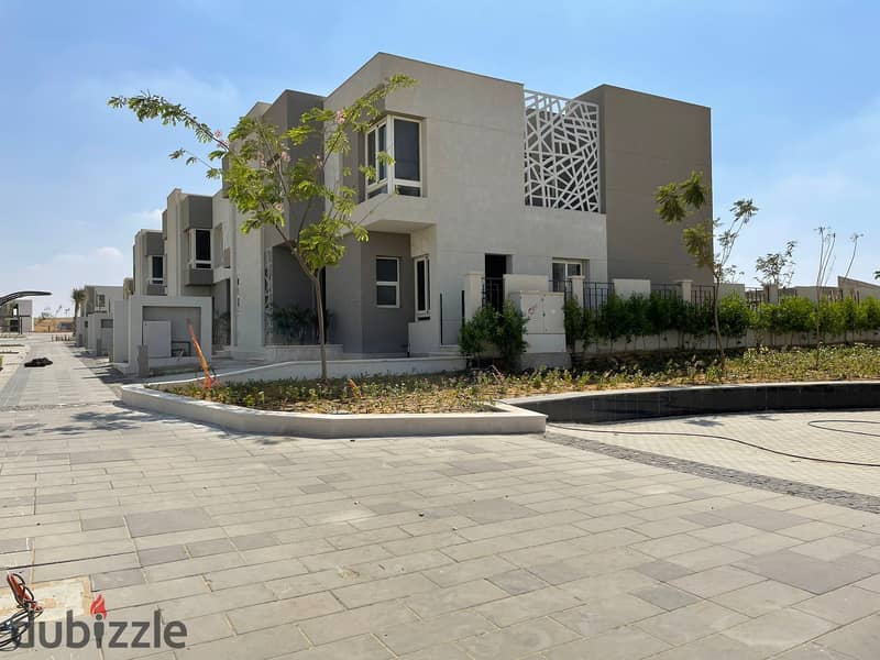 Twin villa readyto move in Badya Palm Hills Compound 3