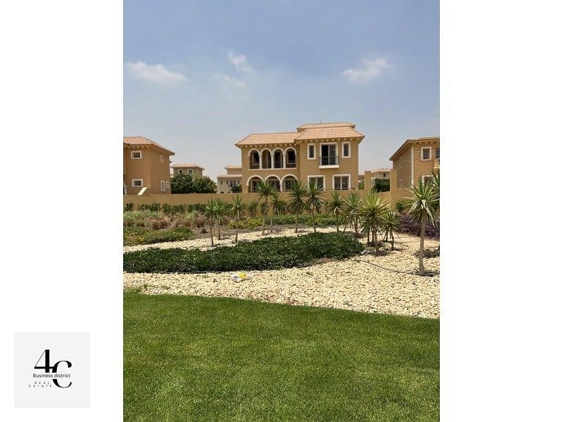 Villa Standalone 374m For Sale with Installments, prime view 6 Bedrooms In Hyde Park Fifth Settlement 6